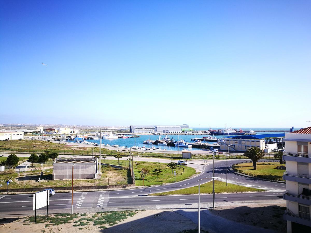 Peniche'S Blue & Yellow Bagian luar foto