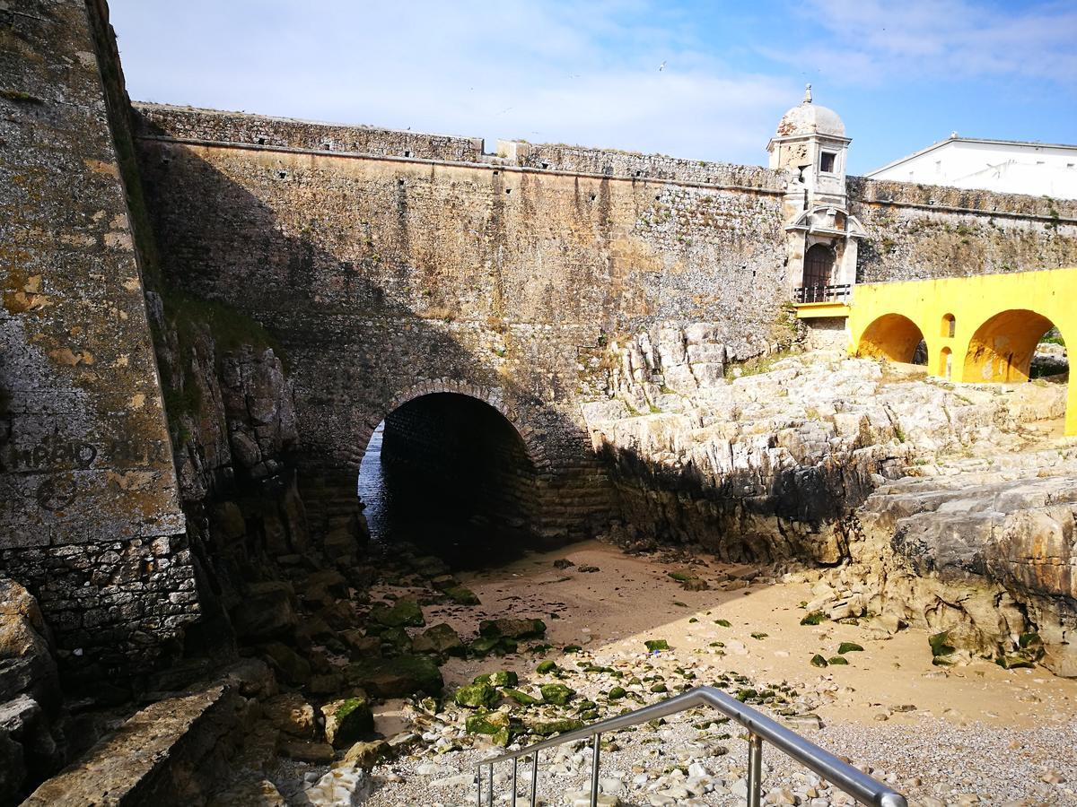 Peniche'S Blue & Yellow Bagian luar foto